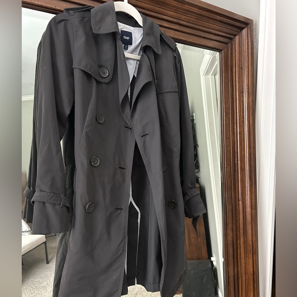 GAP trench coat, grey, like new condition, XS